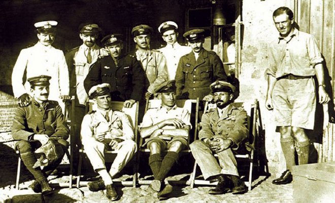 Την 24η Μαρτίου 1918, το ΝΑΣ αναδιοργανώθηκε αριθμώντας τέσσερις Μοίρες, δύναμη 43 αεροσκαφών και αεροπορικές βάσεις στο Π. Φάληρο, τη Θάσο, το Μούδρο, τον Σταυρό και το Σούνιο.