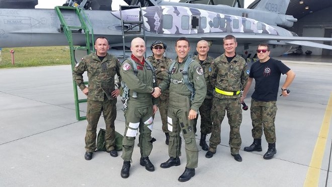 Η Πολωνική αεροπορία μάλιστα σχεδιάζει το δικό της Demo Team αυτή την εποχή με την βοήθεια της Ελληνικής Πολεμικής Αεροπορίας! (Copyright: Grzegorz Marciniak)