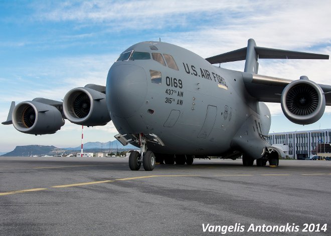 Το αεροσκάφος έχει ως βάση το Charleston της Νότιας Καρολίνας των ΗΠΑ και ανήκει στην Air Mobility Command της USAF.