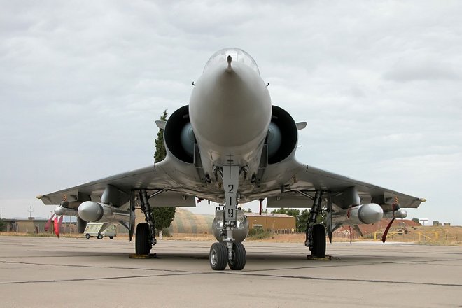Τα Mirage 2000 φέρουν λογισμικό το οποίο τους επιτρέπει την μεταφορά και εξαπόλυση του βλήματος anti-ship ΑΜ-39 Exocet.