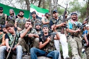 Η προέλαση του συριακού στρατού με τη ρωσική υποστήριξη και η ενίσχυση των κουρδικών δυνάμεων από τις ΗΠΑ περιορίζουν τις τουρκικές επιλογές.
