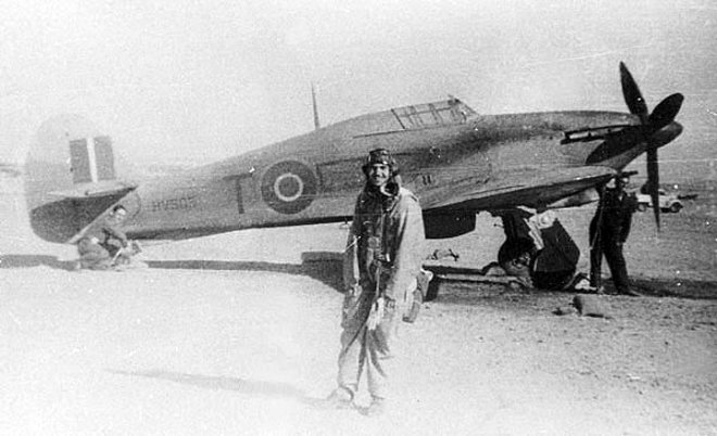 Με την υπ&#039; αριθμ. 296 διαταγή της RAF Μέσης Ανατολής συγκροτήθηκε η πρώτη Ελληνική Μοίρα Διώξεως αρχικά ως 361 και αμέσως μετά ως 335 Hellenic Squadron.