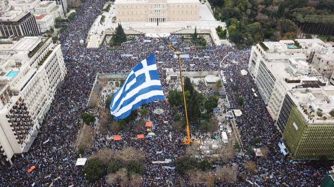 «Η Μακεδονία είναι, ήταν και θα είναι ελληνική». Με αυτά τα λόγια έκλεισε τη συγκλονιστική του ομιλία ο μεγάλος μουσικοσυνθέτης Μίκης Θεοδωράκης ο οποίος καθήλωσε τους διαδηλωτές.