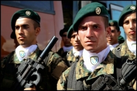 Η δραστική και άμεση μείωση της θητείας των στρατευσίμων στην Κύπρο προκαλεί πολλά ερωτηματικά.