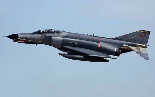Στις 10:34 δύο τουρκικά F-4 πραγματοποίησαν υπερπτήση σε ύψος 10.000 πόδων πάνω από τα δύο ελληνικά νησιά.