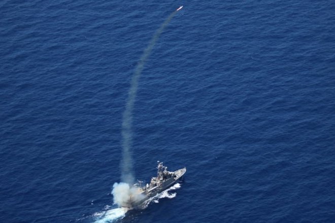 Στο πλαίσιο επιχειρησιακής εκπαίδευσης του Στόλου, εκτελέστηκαν επιτυχώς οι παρακάτω βολές στην περιοχή του Πεδίου Βολής Κρήτης.