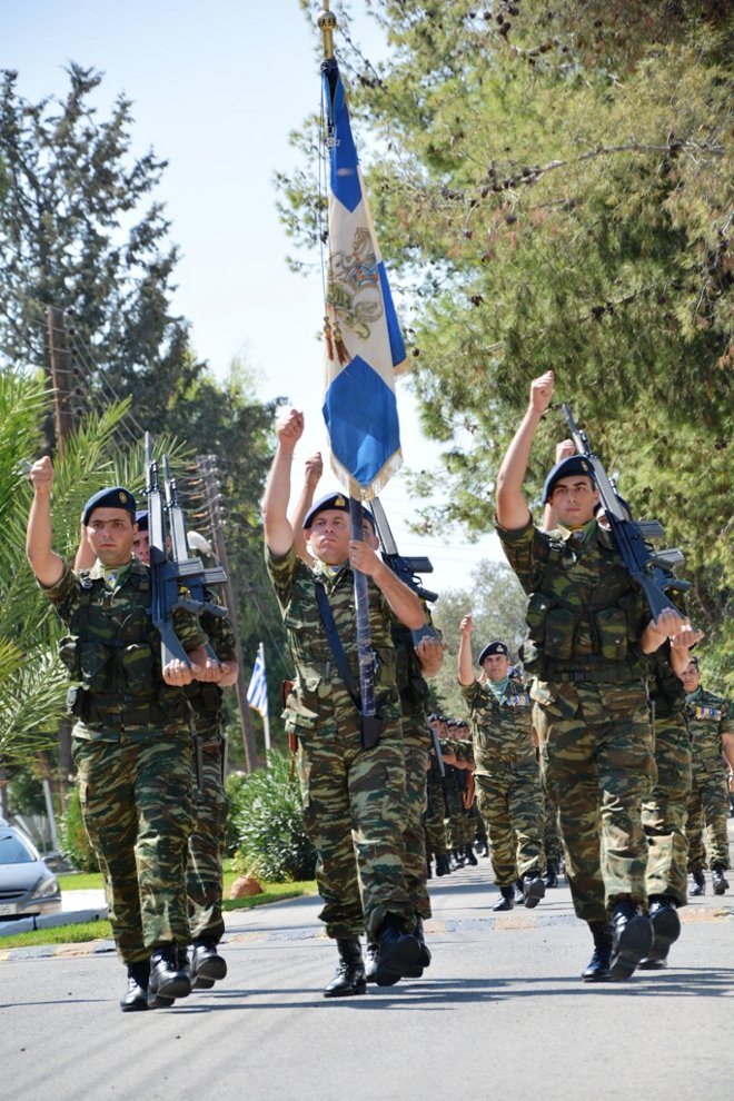  Η αλλαγή σκυτάλης στην διοίκηση της Ελληνικής Δύναμης Κύπρου έγινε από απερχόμενο Διοικητή της ΕΛΔΥΚ, Συνταγματάρχη Κουρή Γεώργιο στο νέο Διοικητή της ΕΛΔΥΚ, Συνταγματάρχη Θεοδώρου Εμανουήλ.