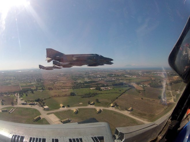 Η 338 Μοίρα Διώξεως - Βομβαρδισμού που εκτέλεσε τις βολές με τη χρήση βομβών γενικής χρήσεως Mk-82, απέδειξε για μια ακόμα φορά το υψηλό επίπεδο εκπαίδευσης και ετοιμότητας της Πολεμικής Αεροπορίας.