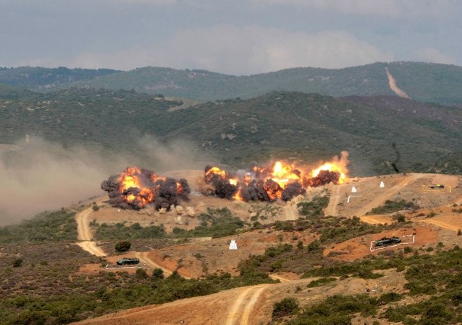 Mετά την επικείμενη απόσυρση των βομβαρδιστικών αεροσκαφών A-7 Corsair στις 17 Οκτωβρίου 2014, τα Φαντάσματα από την Ανδραβίδα θα είναι οι μοναδικοί εκφραστές αυτής της γενιάς των μαχητικών αεροσκαφών στο οπλοστάσιο της Πολεμικής Αεροπορίας!