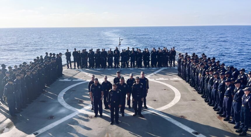 Πρακτική εκπαίδευση εν πλω, για απόκτηση ναυτικής εμπειρίας από τους Δόκιμους Υπαξιωματικούς.