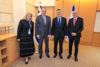 Επίσκεψη του υπουργού Εξωτερικών στο Ισραήλ.