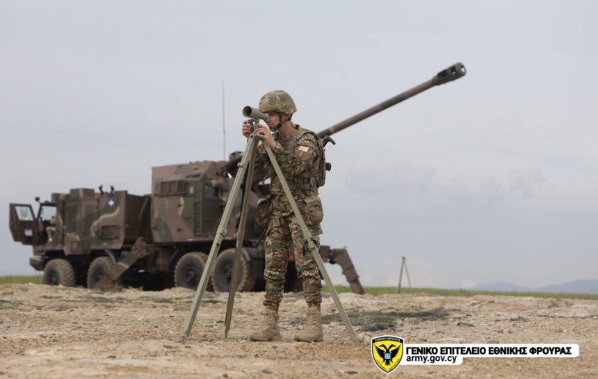 Το Πυροβολικό της Εθνικής Φρουράς εκτέλεσε βολές στο πλαίσιο της επιχειρησιακής εκπαίδευσης του προσωπικού.