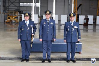 Τελετή παράδοσης – παραλαβής καθηκόντων Διοικητή του ΚΕΑ, από τον Ταξίαρχο (Μ) Ευτύχιο Κλεινάκη, στο Σμήναρχο (ΜΑ) Τριαντάφυλλο Γούδα.