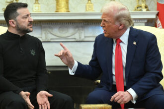 Σφοδρή επίθεση στον Ζελένσκι με μειωτικούς χαρακτηρισμούς από Τραμπ και Βανς - Η αντίδραση του Ουκρανού προέδρου.