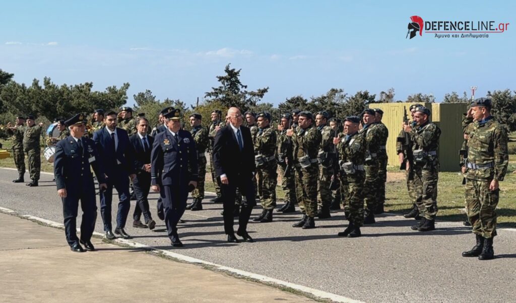 Ο υπουργός Εθνικής Άμυνας, ενημερώθηκε για την επιχειρησιακή αξιοποίηση των ρωσικών αντιαεροπορικών συστημάτων, σε μια κλειστή σύσκεψη παρουσία του Α/ΓΕΑ και στελεχών της ΠΑ.