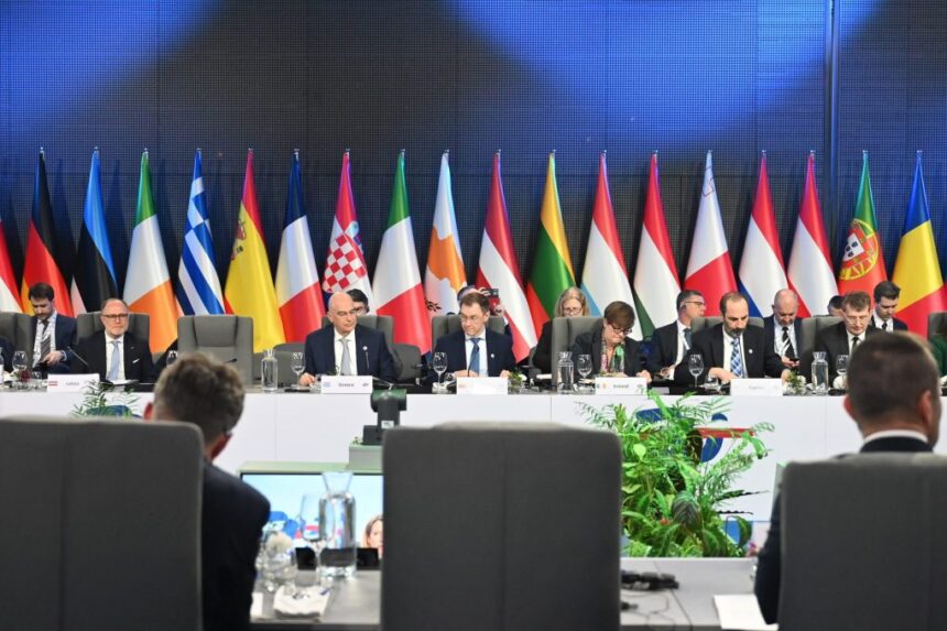 Νίκος Δένδιας