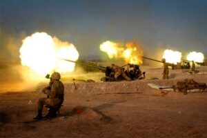 Κλιμάκωση της κρίσης ανάμεσα σε Ινδία και Πακιστάν, στον απόηχο της πολύνεκρης επίθεσης στο ινδικό Κασμίρ στα τέλη Απριλίου.
