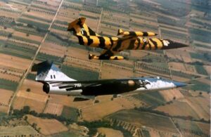 f-104