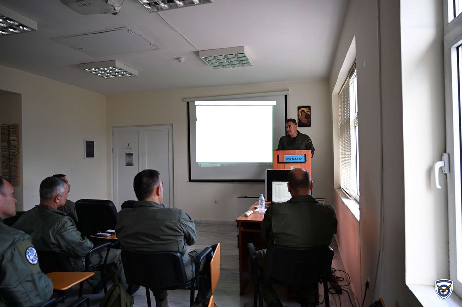 Ο Υποπτέραρχος (Ι) Β. Μπρούμας, επισκέφθηκε την 359 ΜΑΕΔΥ ενόψει της έναρξης της πυροσβεστικής περιόδου και πέταξε με αεροσκάφος της Μοίρας.