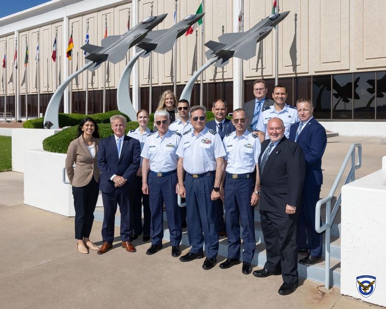 O Αρχηγός ΓΕΑ στις ΗΠΑ - Επισκέφθηκε την Lockheed Martin και την 188th Wing όπου θα εκπαιδευτούν οι Έλληνες πιλότοι και τεχνικοί στο F-35.