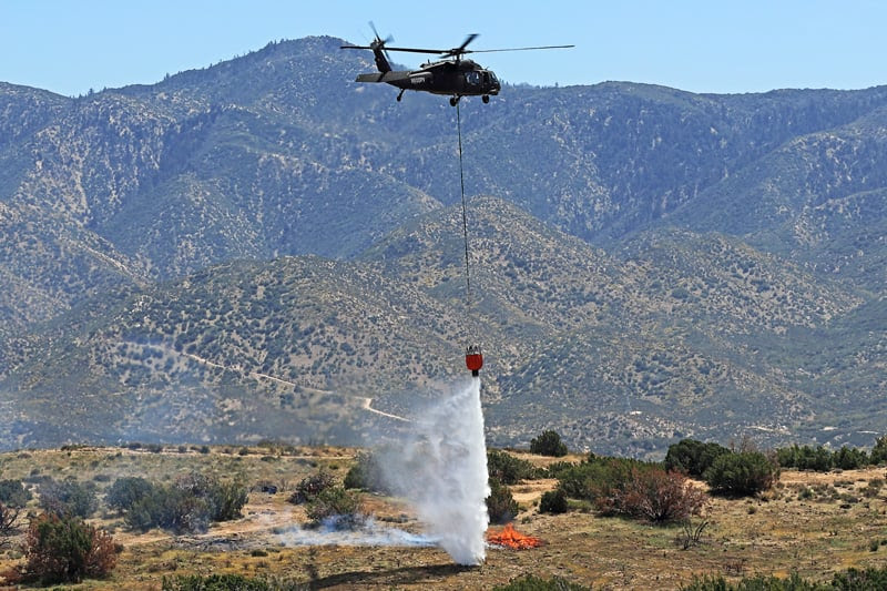 Rain και Sikorsky δοκιμάζουν προηγμένες τεχνολογίες εναέριας πυρόσβεσης, με το αυτόνομο ελικόπτερο Black Hawk.