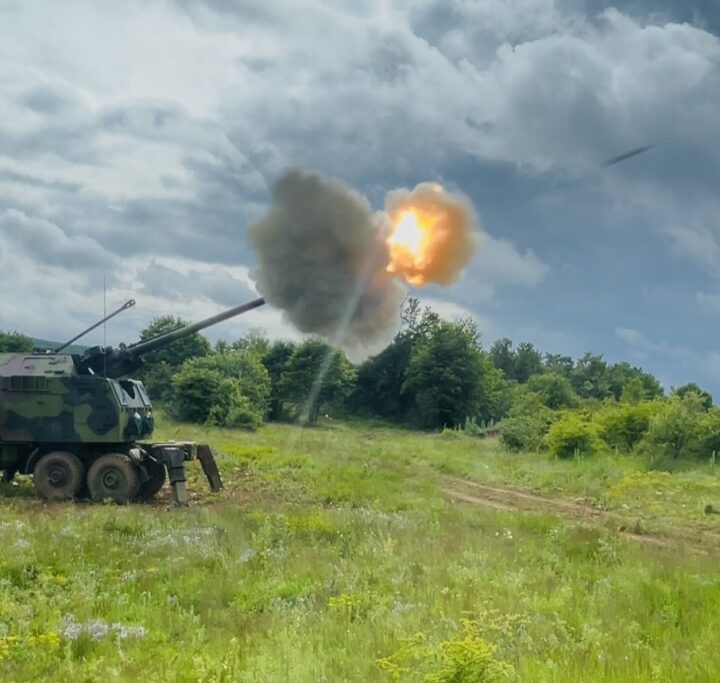 Η Εθνική Φρουρά συμμετείχε με προσωπικό των Μονάδων Πυροβολικού, σε εκπαιδευτικές βολές Α/ Πυροβόλων 155 χιλ. «NORA», στη Σερβία.