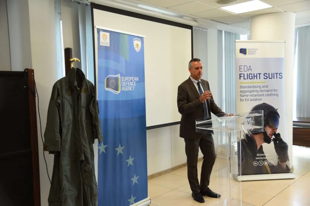 Παραδόθηκε η πρώτη παραγγελία αντιπυρικών φορμών για τους Ιπτάμενους του ΓΕΕΦ/ΔΑ, μέσω του Ευρωπαϊκού Οργανισμού Άμυνας.