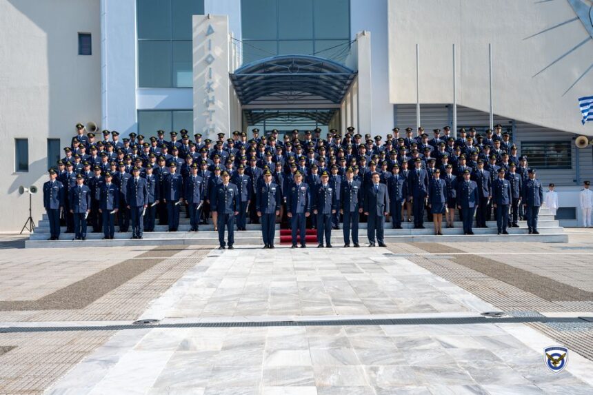 Τελετή ονομασίας των νέων Ανθυποσμηναγών της Πολεμικής Αεροπορίας, στη Σχολή Ικάρων, στην Αεροπορική Βάση Δεκέλειας.