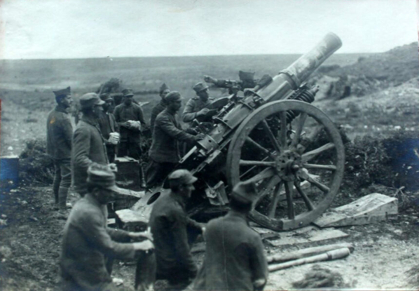 1921-1922 Ανεξάρτητη Μεραρχία. Το βαρύ πυροβολικό σε δράση. (Αρχείο Dimitris Theotokis)