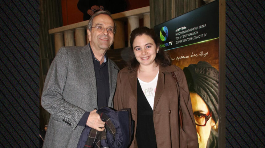 Σύμφωνα με τις πρώτες πληροφορίες, η νεαρή κοπέλα, μετά το επιληπτικό επεισόδιο που είχε, υπέστη ανακοπή.