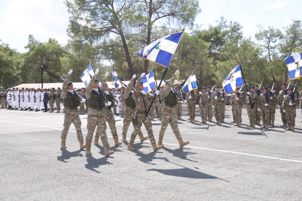 Ο Αντιστράτηγος Γεώργιος Τσιτσικώστας παρέδωσε τη σκυτάλη στον Αντιστράτηγο Εμμανουήλ Θεοδώρου, ο οποίος είναι ο νέος Αρχηγός Εθνικής Φρουράς.