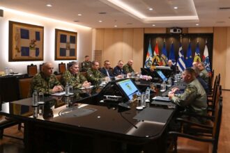 ΥΠΕΘΑ: Έκτακτη σύσκεψη υπό τον Νίκο Δένδια για τις ραγδαίες εξελίξεις στη Μέση Ανατολή