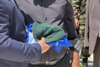Συγκίνηση στην τελετή αποκαλυπτηρίων της προτομής του ήρωα της Κύπρου, Καταδρομέα της Α’ Μοίρας Καταδρομών, Μανώλη Μπικάκη.