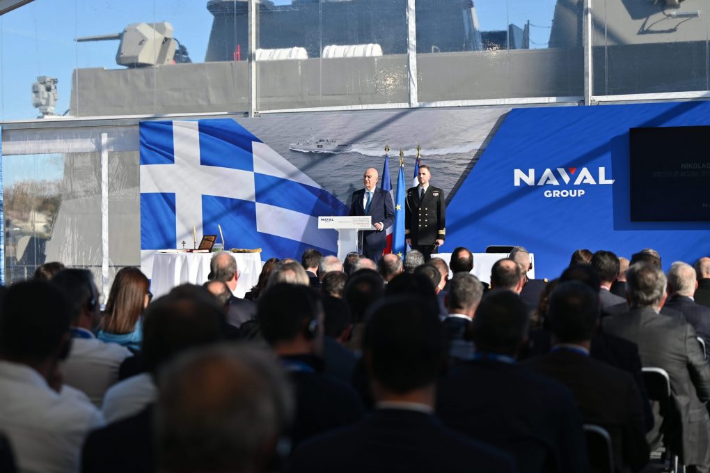 Σε μια εντυπωσιακή τελετή στο Λοριάν της Γαλλίας, η Ελλάδα παρέλαβε τη δεύτερη φρεγάτα τύπου Belharra για το Πολεμικό Ναυτικό.