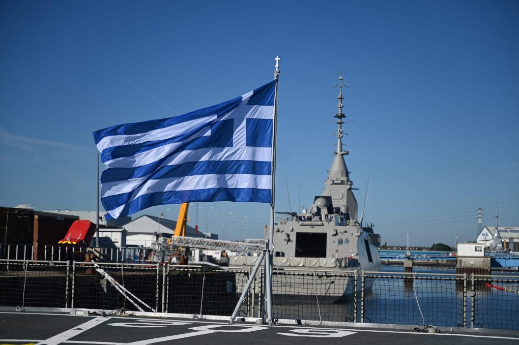 Σε μια εντυπωσιακή τελετή στο Λοριάν της Γαλλίας, η Ελλάδα παρέλαβε τη δεύτερη φρεγάτα τύπου Belharra για το Πολεμικό Ναυτικό.